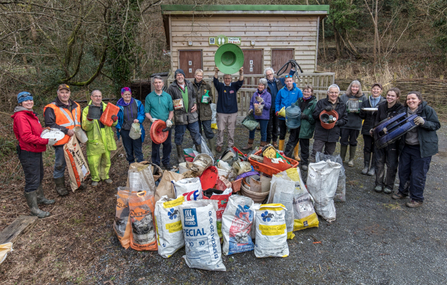MWT - Volunteers, cleanup of reserve March 2017